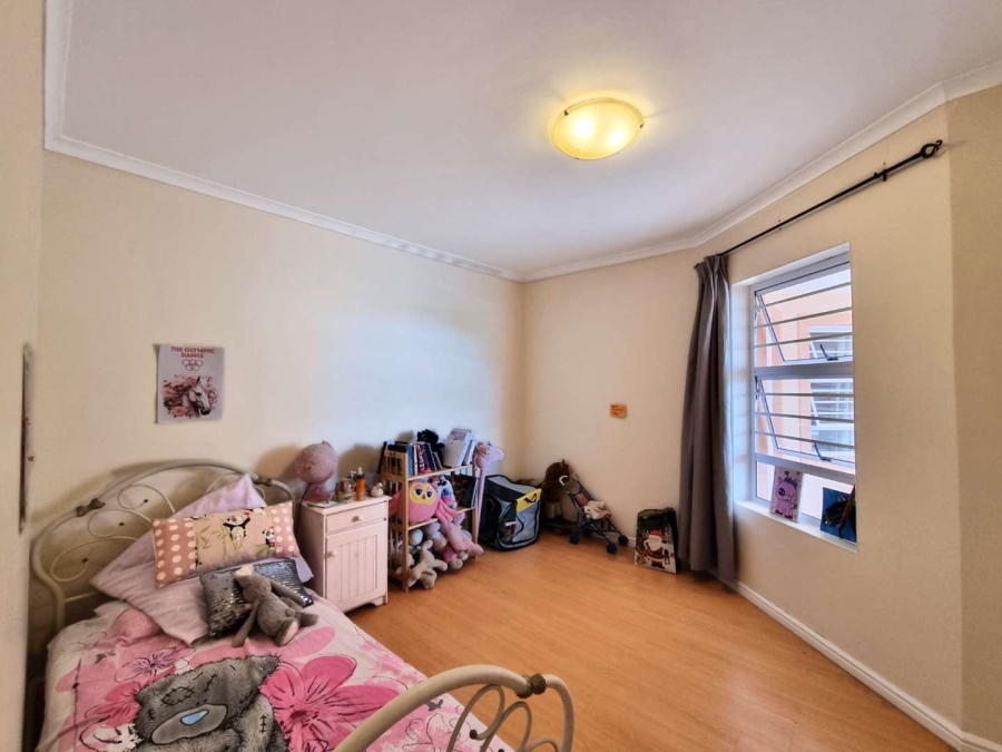 5 Bedroom Property for Sale in Chanteclair Western Cape